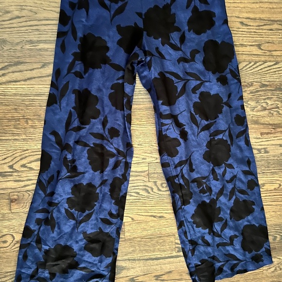 Blue Floral One-Shoulder pants romper - Picture 2 of 4